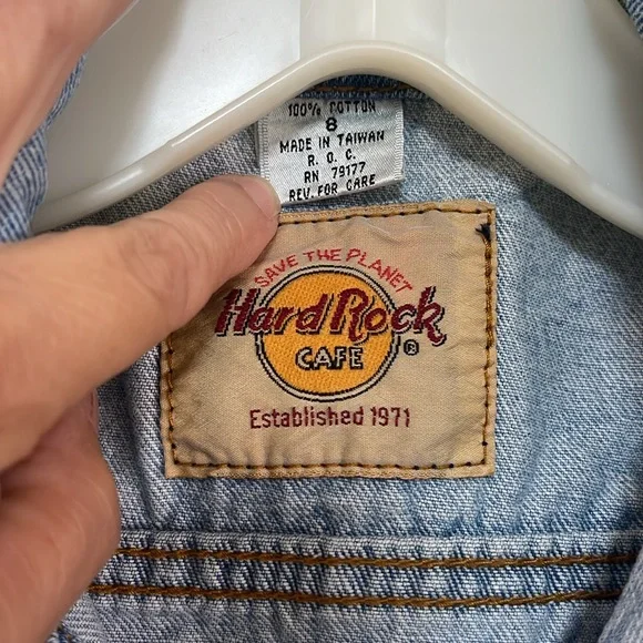 Hard Rock Cafe New York vintage blue jean jacket. Size 8
